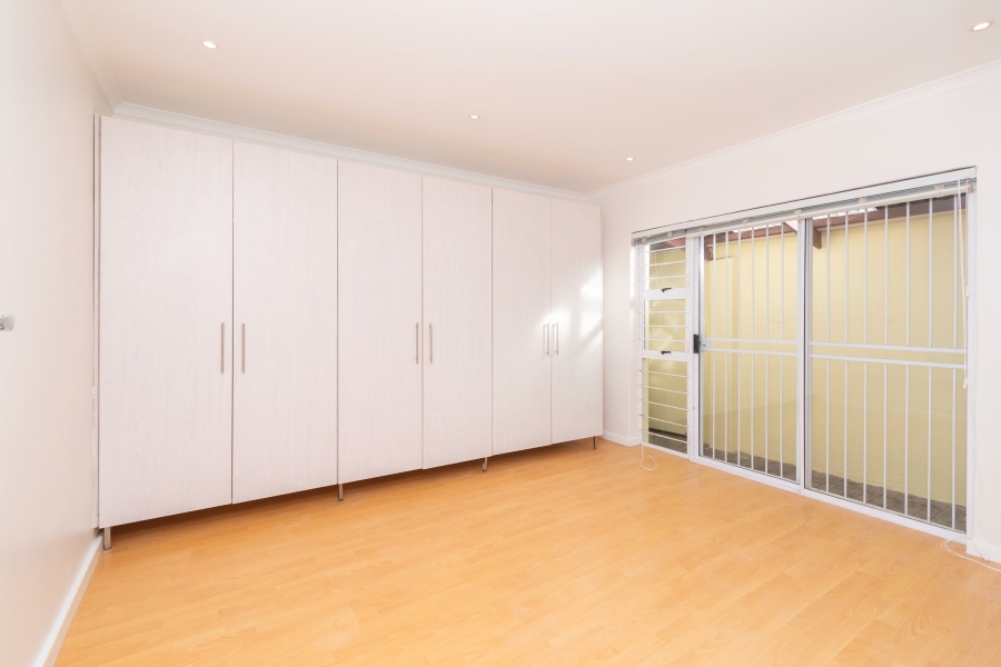 5 Bedroom Property for Sale in Gardens Western Cape